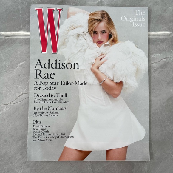 W 6 Magazine Bundle - Timothee Chalamet, Sydney Sweeney, Addison Rae - Picture 8 of 11